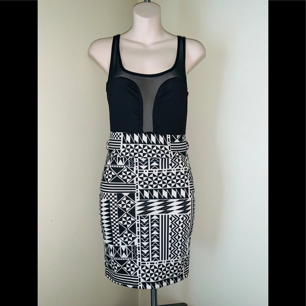 NWOT Codigo Beautiful geometric mesh mini dress
